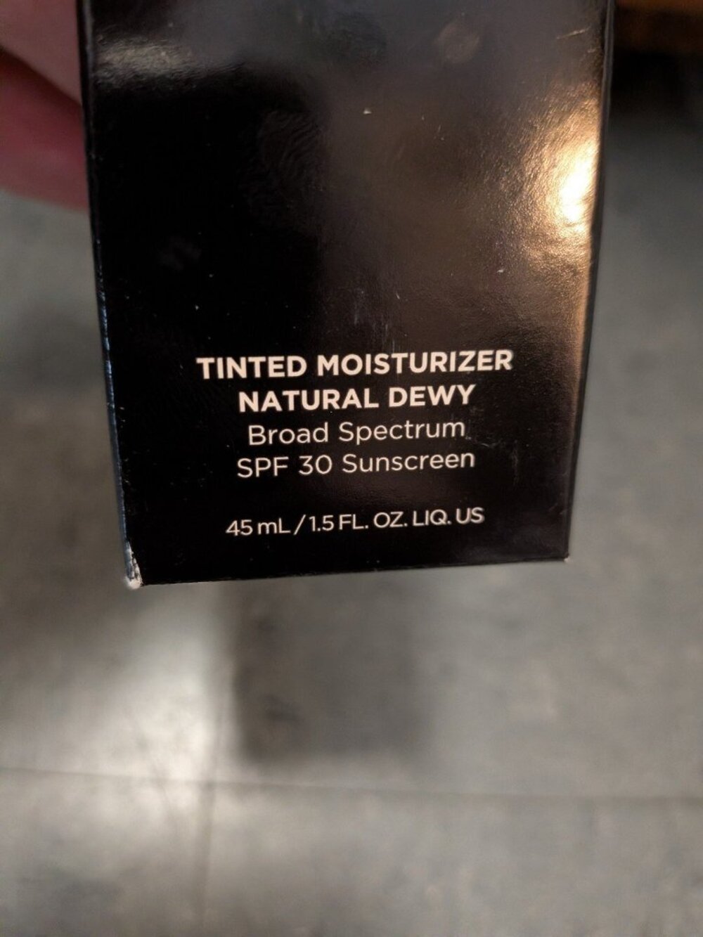 Laura Mercier Long-Wear Tinted Moisturizer Natural Dewy SPF 30 with Hyaluronic A - Picture 3 of 3